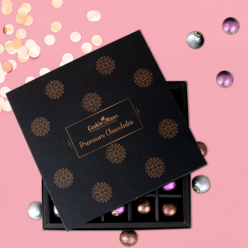 Premium 25 Moulded Chocolates Gift Box